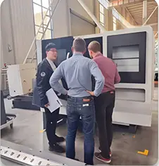 Client visiting the Cennetic factory