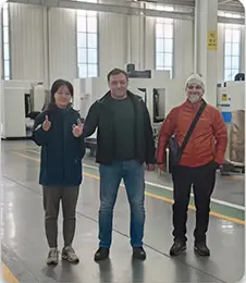 Client visiting the Cennetic factory